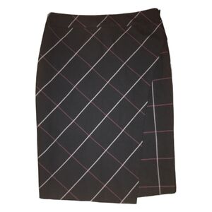 Paraphrase lined knee length pencil skirt size 6 skirt wrap detail